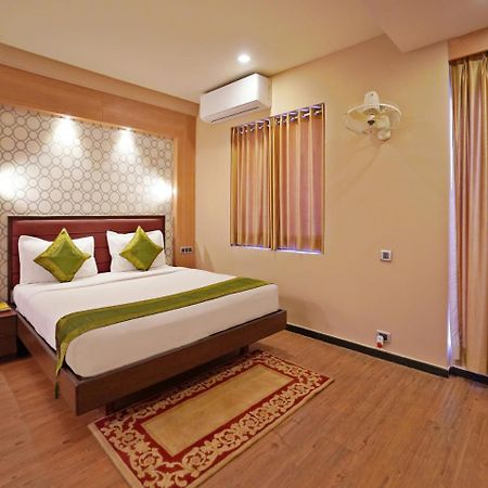 Gold Coast Beach Resort Puri Exterior photo