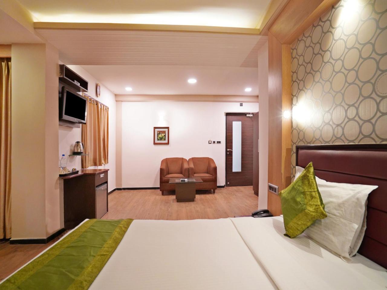 Gold Coast Beach Resort Puri Exterior photo