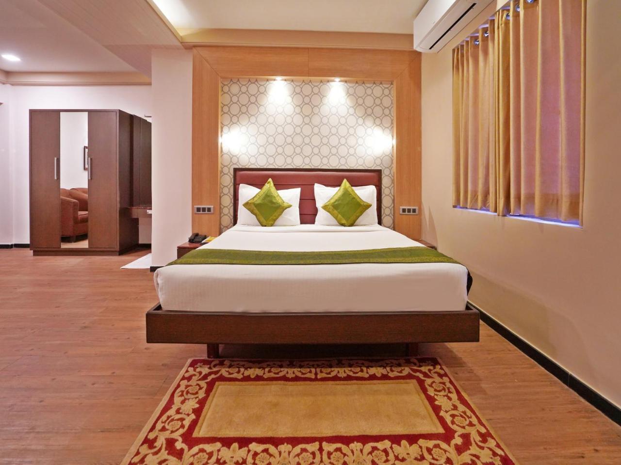 Gold Coast Beach Resort Puri Exterior photo